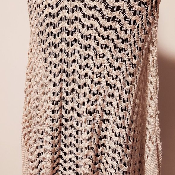 Anthropology Sparrow ~ small  warm ivory - Picture 3 of 10